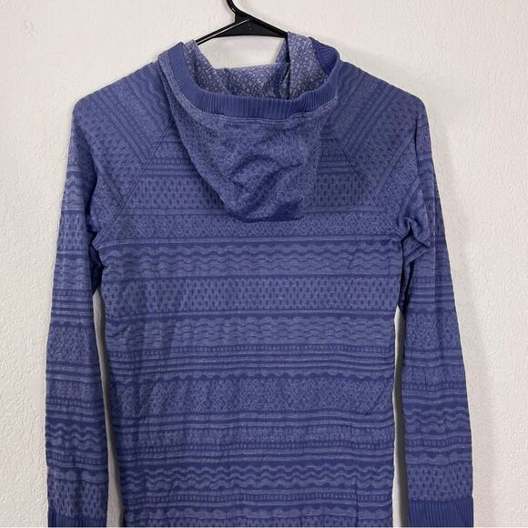 Lululemon Blue Patterned Hooded Long Sleeve Workout Top - Picture 5 of 9